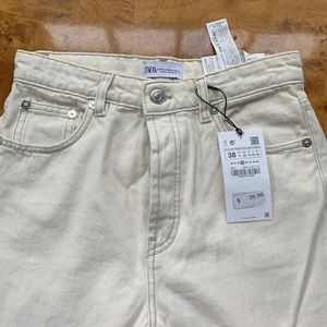 ZARA straight leg hi-rise white jeans. BRAND NEW